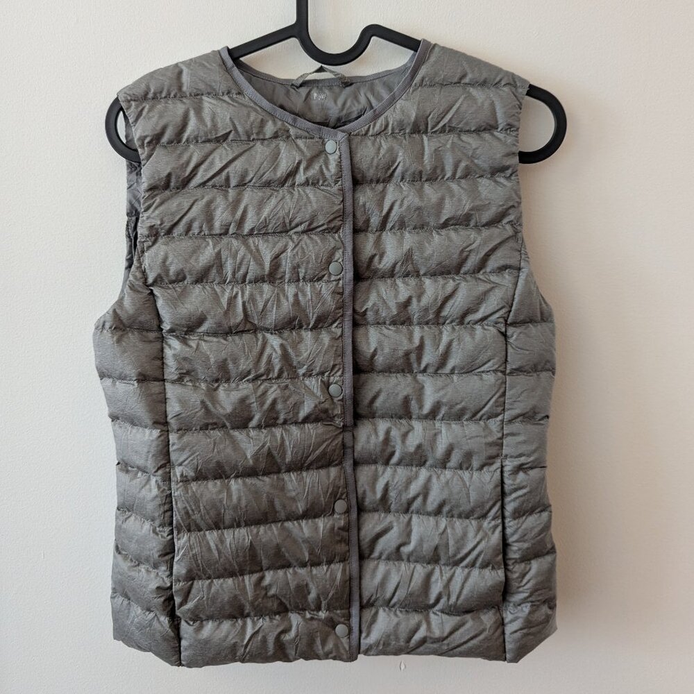 UNIQLO Ultra Light Down Compact Vest XS Gray Gilet Waistcoat Women